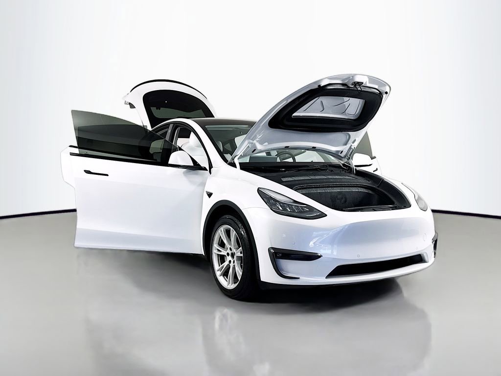 Used 2021 Tesla Model Y Long Range image 12