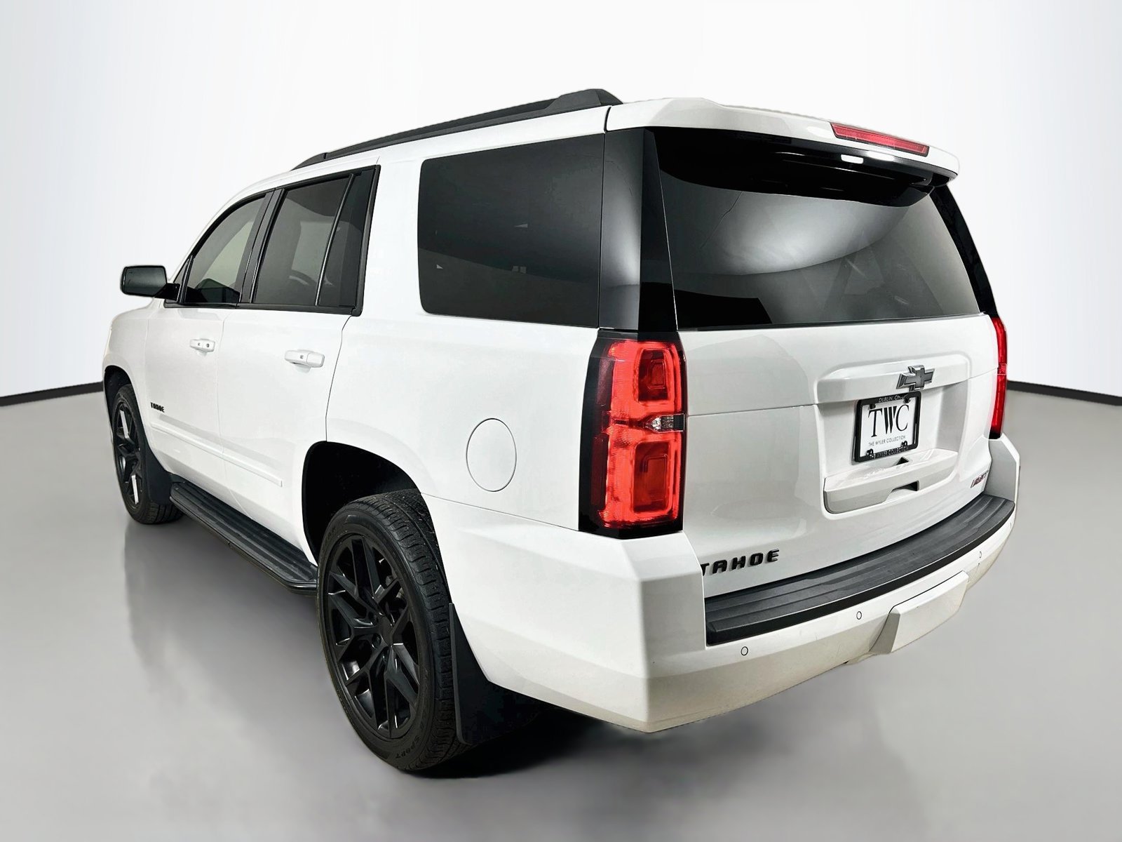 Used 2019 Chevrolet Tahoe Premier w/ RST 6.2L Performance Edition AWD/4WD image 7