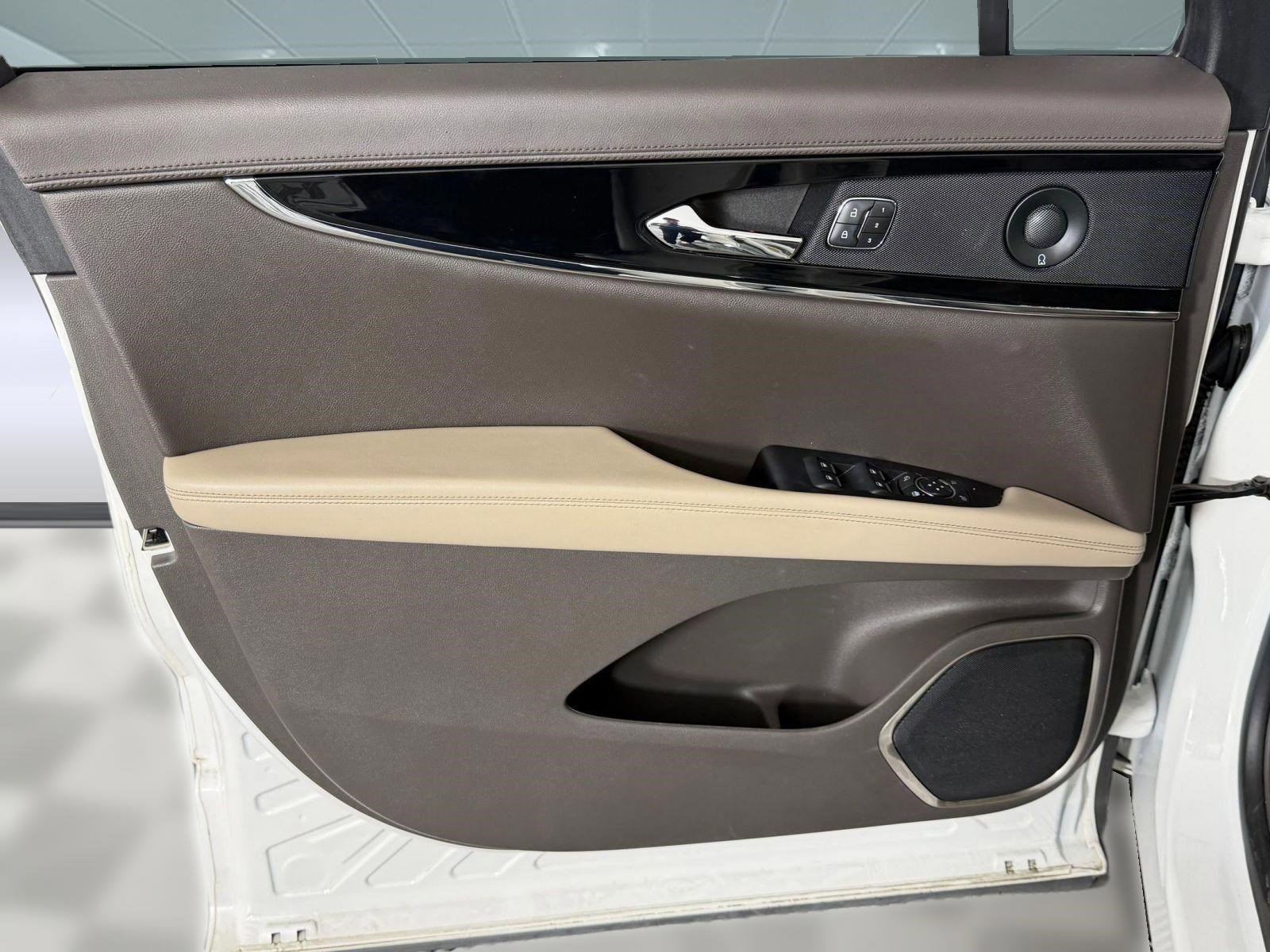 Used 2023 Lincoln Nautilus Reserve w/ Luxury Package image 21