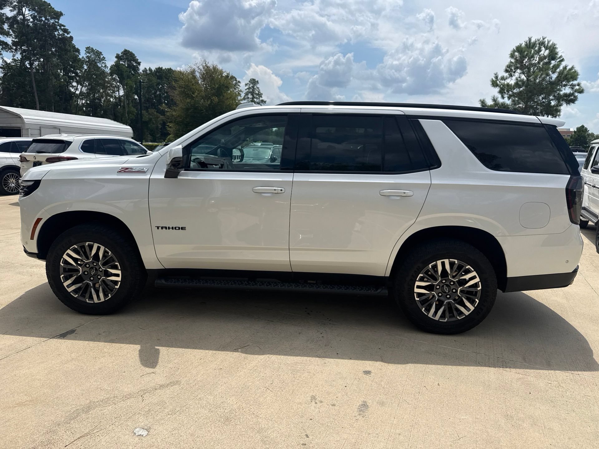 Used 2025 Chevrolet Tahoe Z71 w/ Comfort Package AWD/4WD image 8
