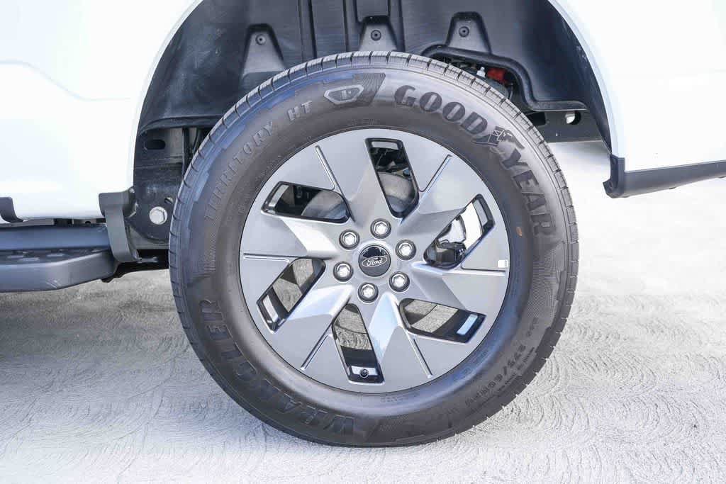 Used 2025 Ford F150 Lightning Flash AWD/4WD image 10