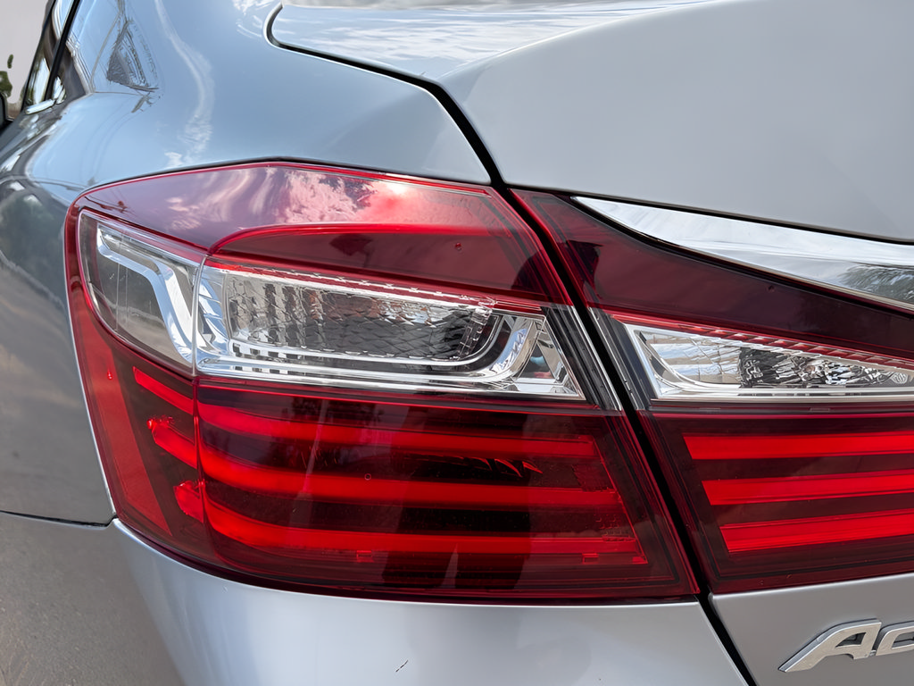 Used 2017 Honda Accord LX image 12