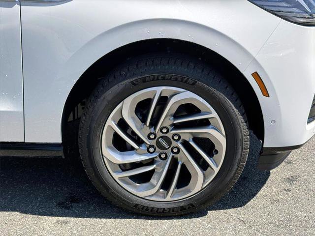 New 2025 Lincoln Navigator L Reserve image 8