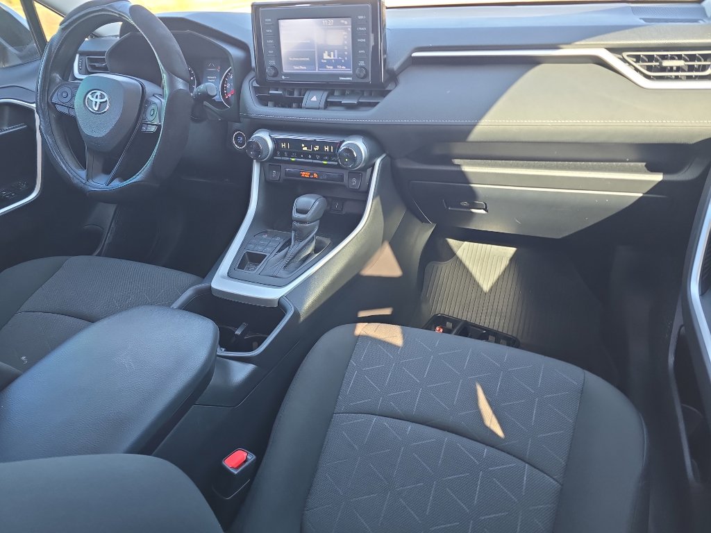 Used 2022 Toyota RAV4 XLE image 25