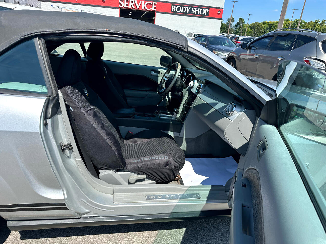 Used 2009 Ford Mustang Convertible image 10