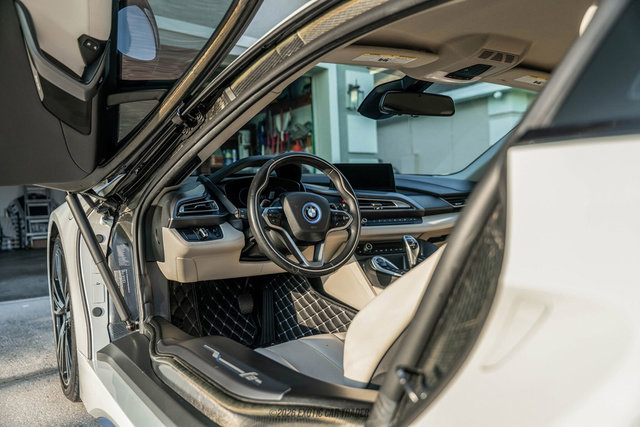 Used 2016 BMW i8 image 15