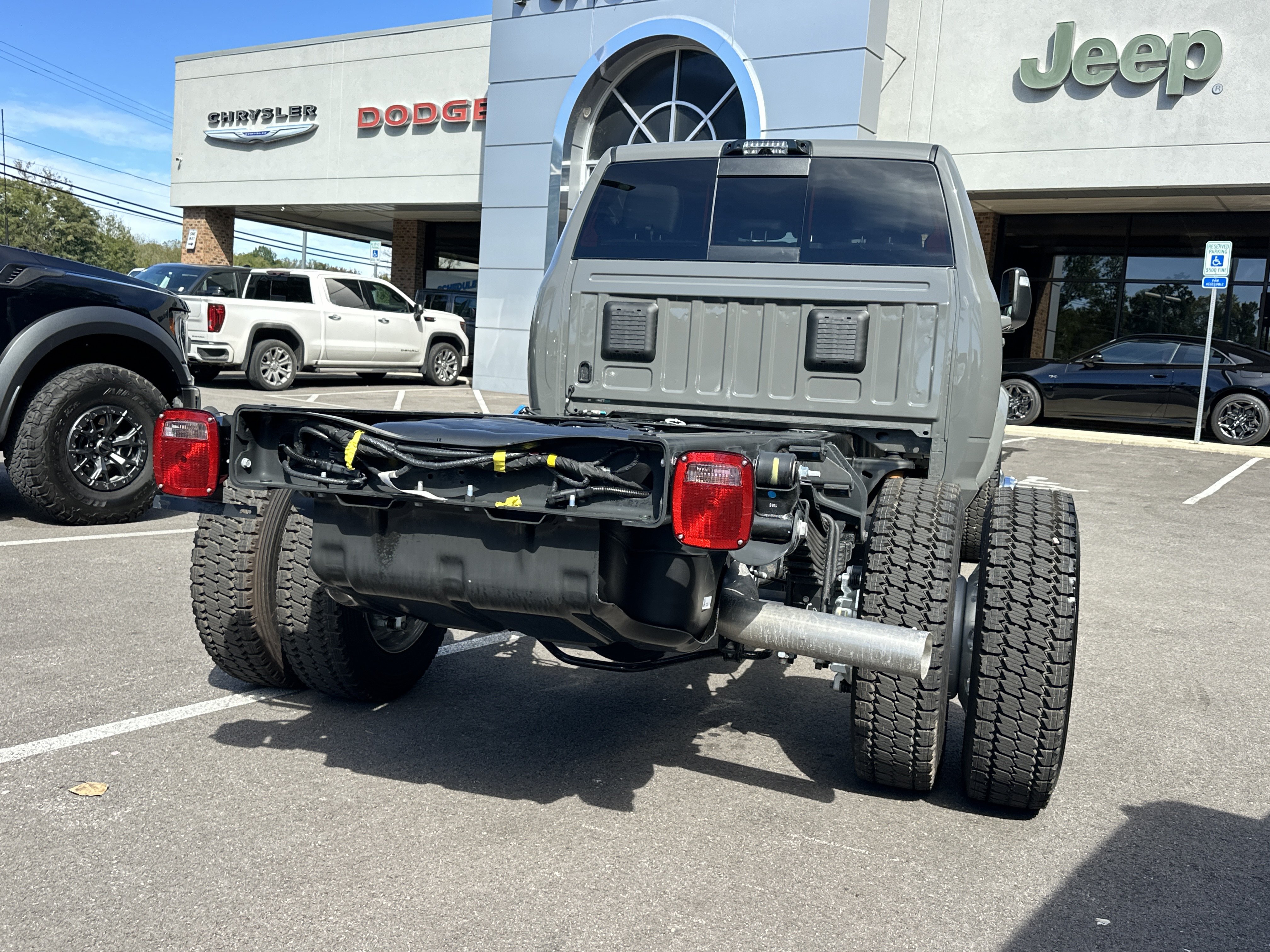 New 2027 RAM 5500 4x4 Crew Cab w/ Laramie Trim Package image 18