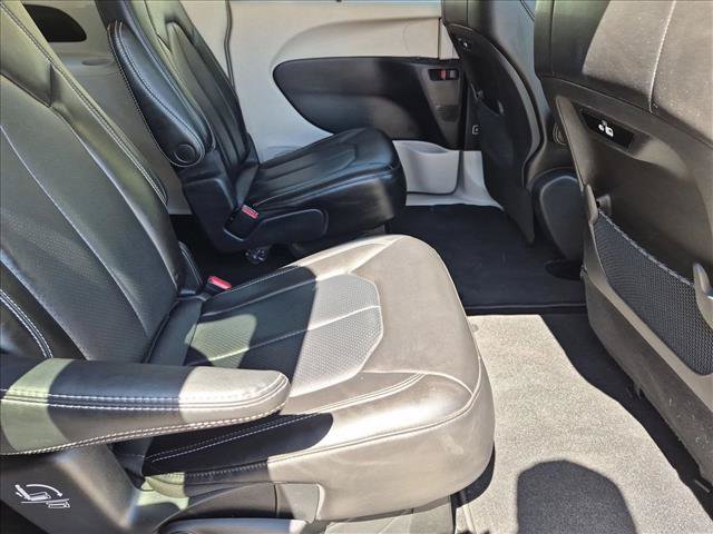 Used 2023 Chrysler Pacifica Touring-L w/ Road Tripper Package AWD/4WD image 20