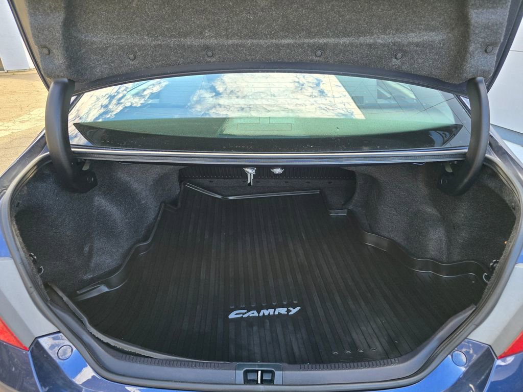 Used 2017 Toyota Camry LE image 13