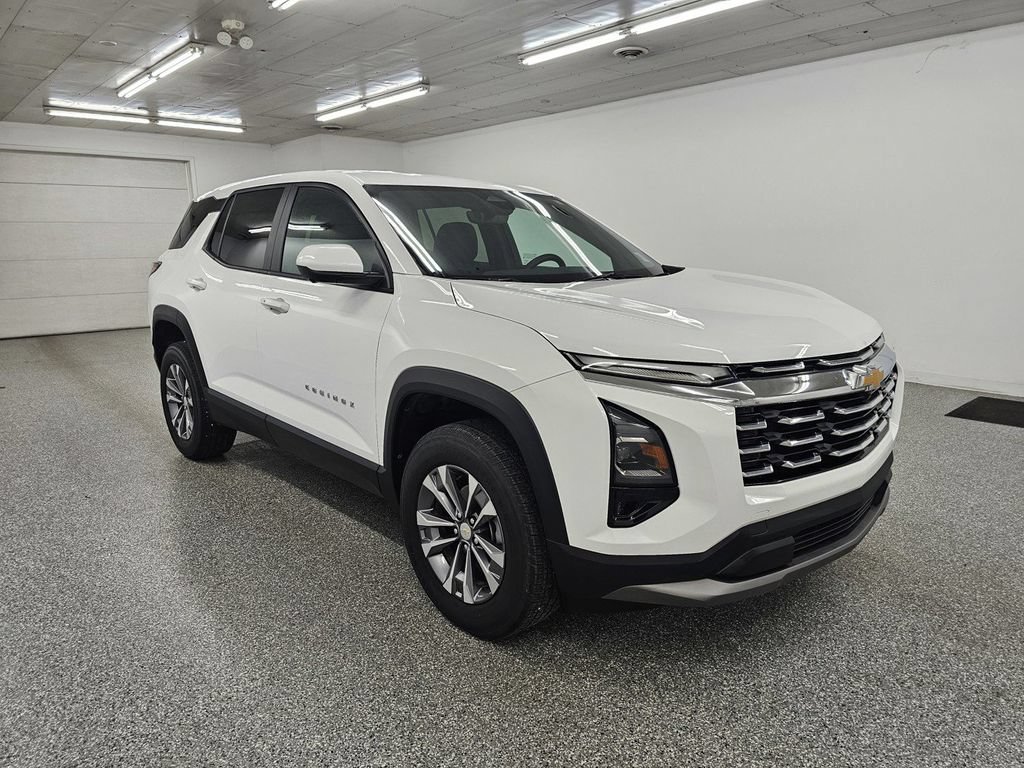Used 2025 Chevrolet Equinox LT w/ Safety and Technology Package FWD image 3