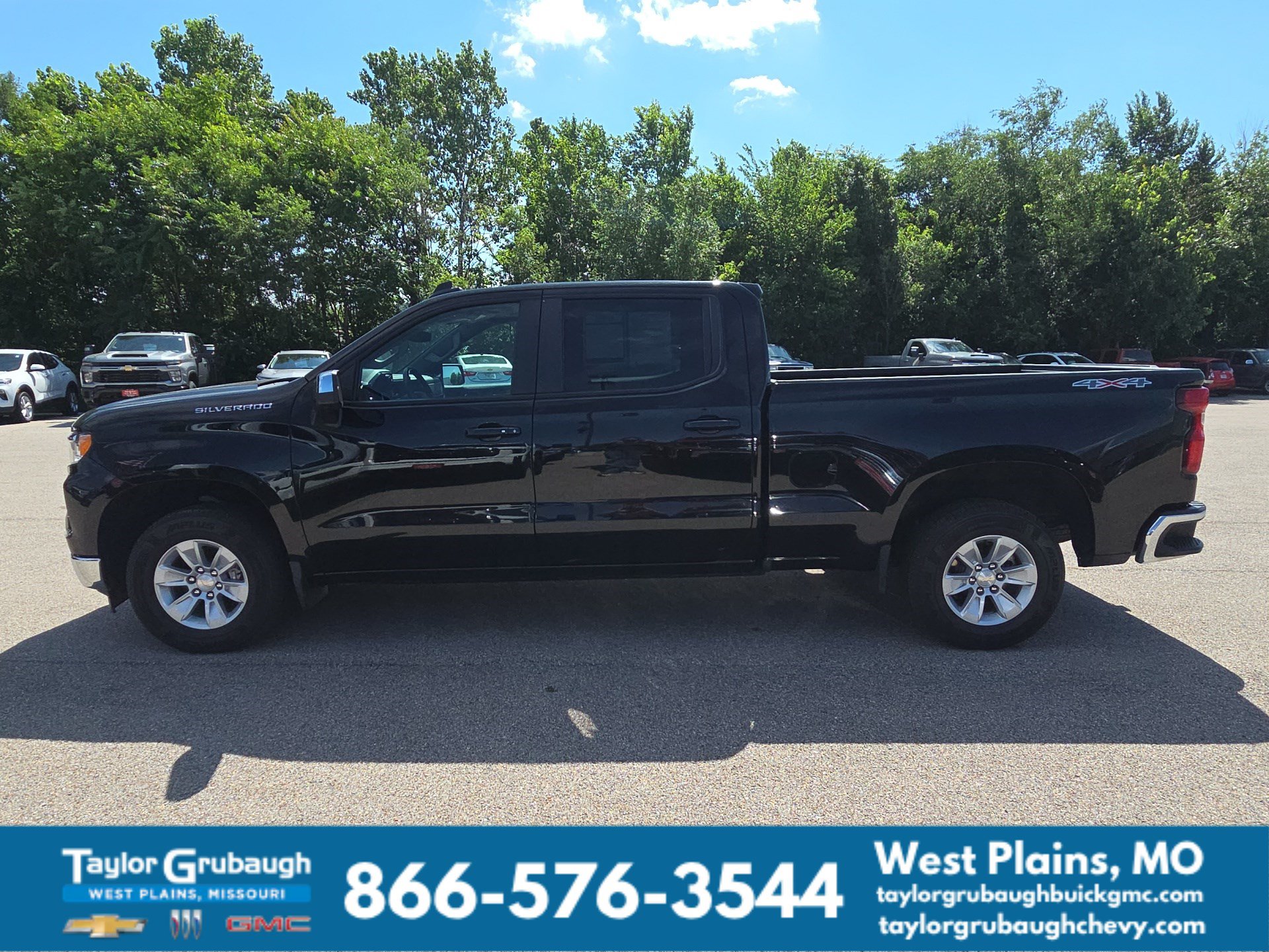 Used 2023 Chevrolet Silverado 1500 LT w/ Protection Package AWD/4WD image 5