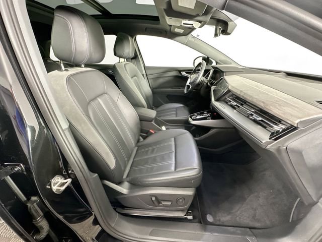 Used 2023 Audi Q4 e-tron Prestige image 29