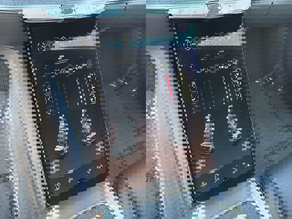 Used 2024 Lucid Air Touring image 16