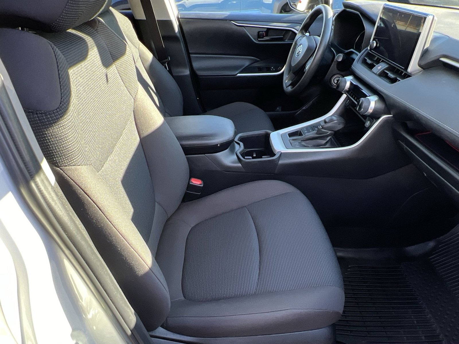 Used 2023 Toyota RAV4 LE image 24