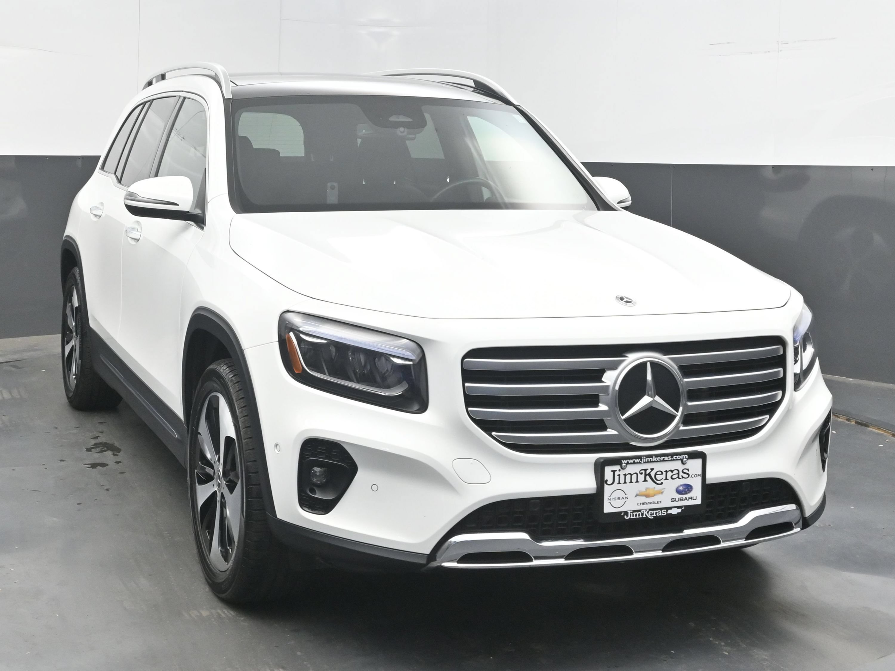 Used 2025 Mercedes-Benz GLB 250 4MATIC image 3