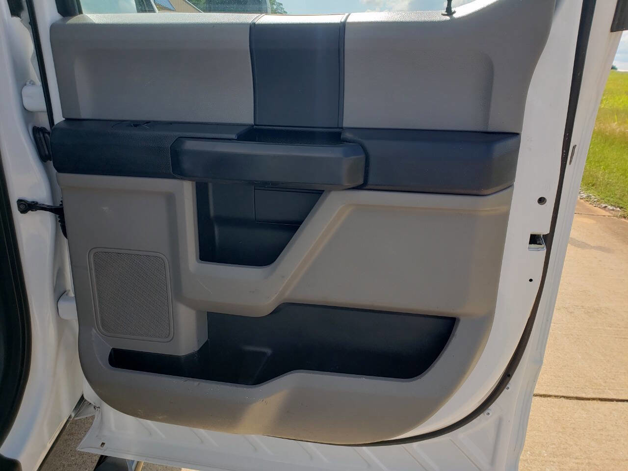 Used 2019 Ford F250 XL w/ Power Equipment Group image 13