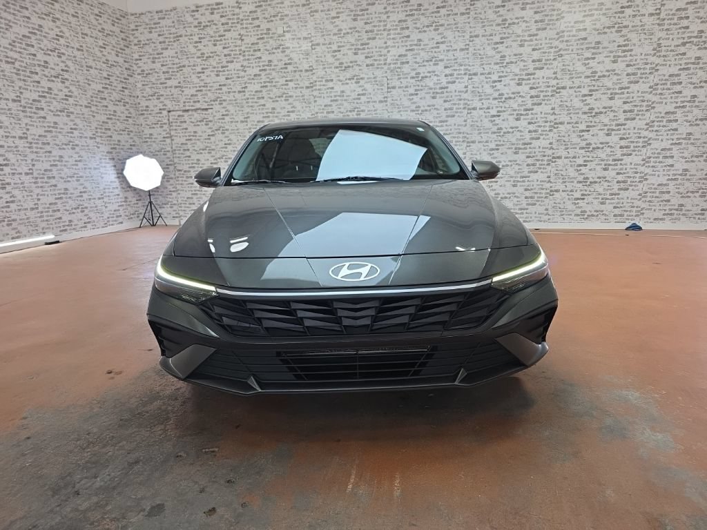 Certified 2024 Hyundai Elantra SEL FWD image 2
