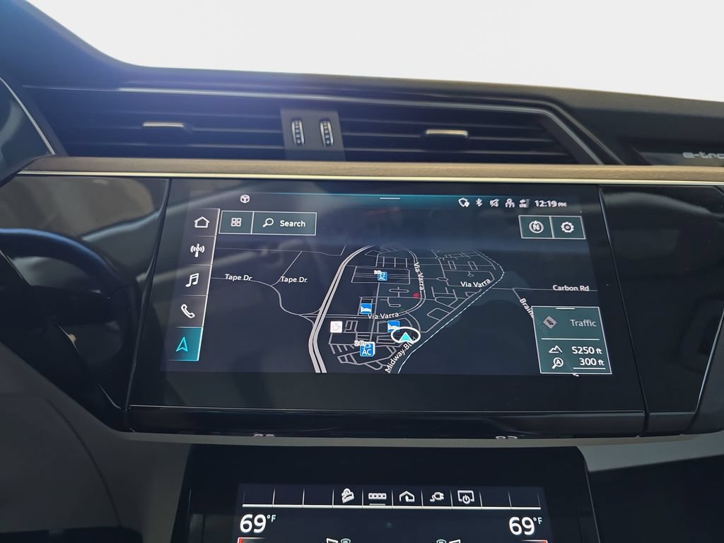 Certified 2024 Audi Q8 e-tron Premium Plus w/ Premium Plus Package AWD/4WD image 24
