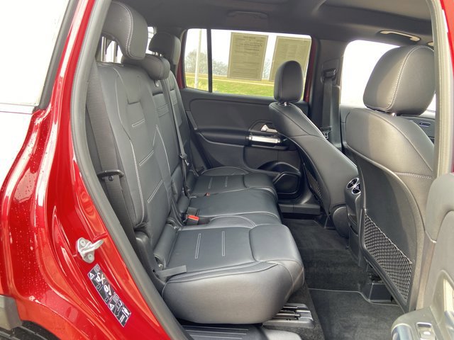Used 2021 Mercedes-Benz GLB 250 4MATIC image 13