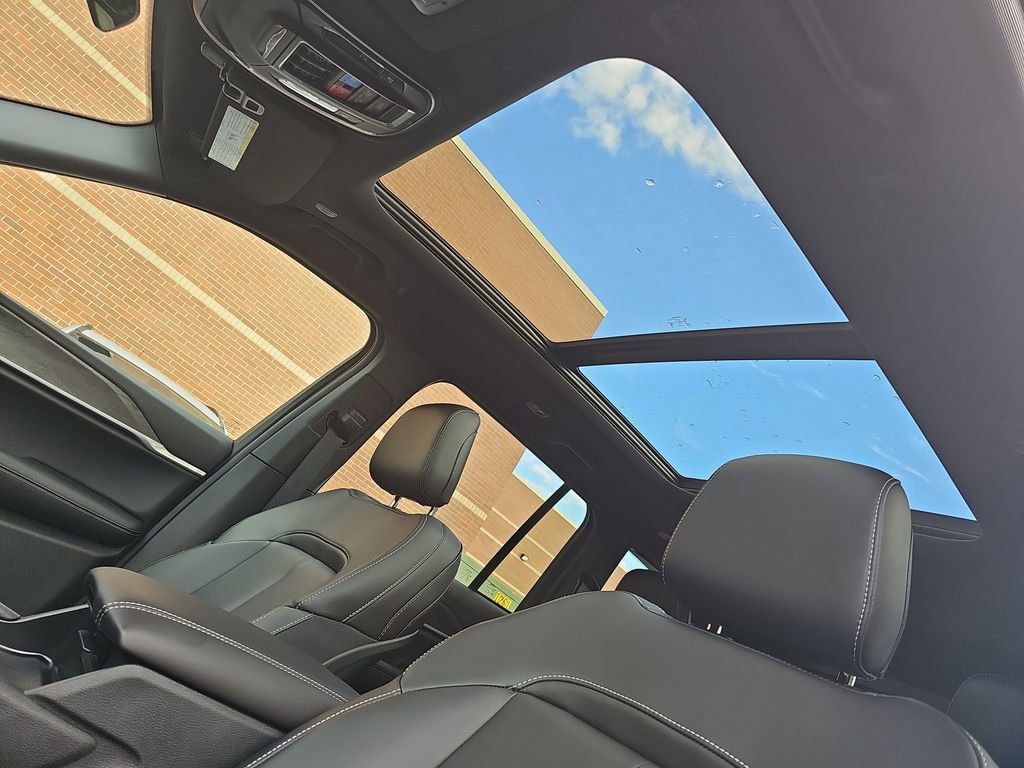 New 2025 Jeep Grand Cherokee Limited w/ Trailer Tow Package image 27