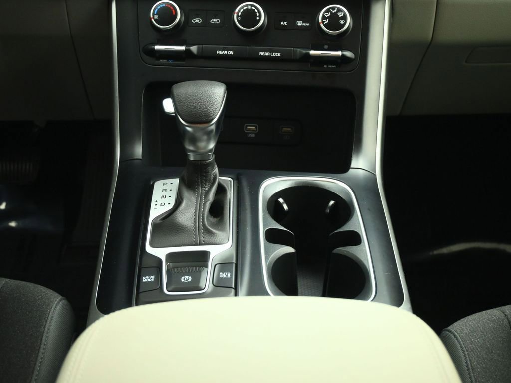 Used 2024 Kia Carnival LX image 45