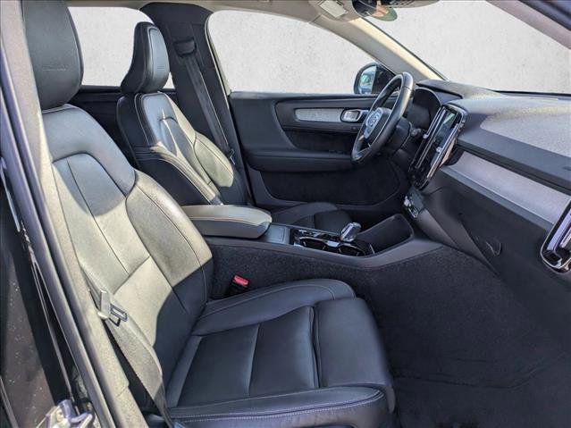 Used 2019 Volvo XC40 T4 Inscription image 22