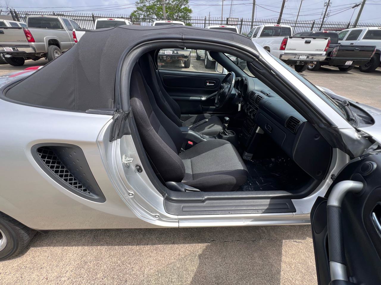 Used 2002 Toyota MR2 RWD image 35