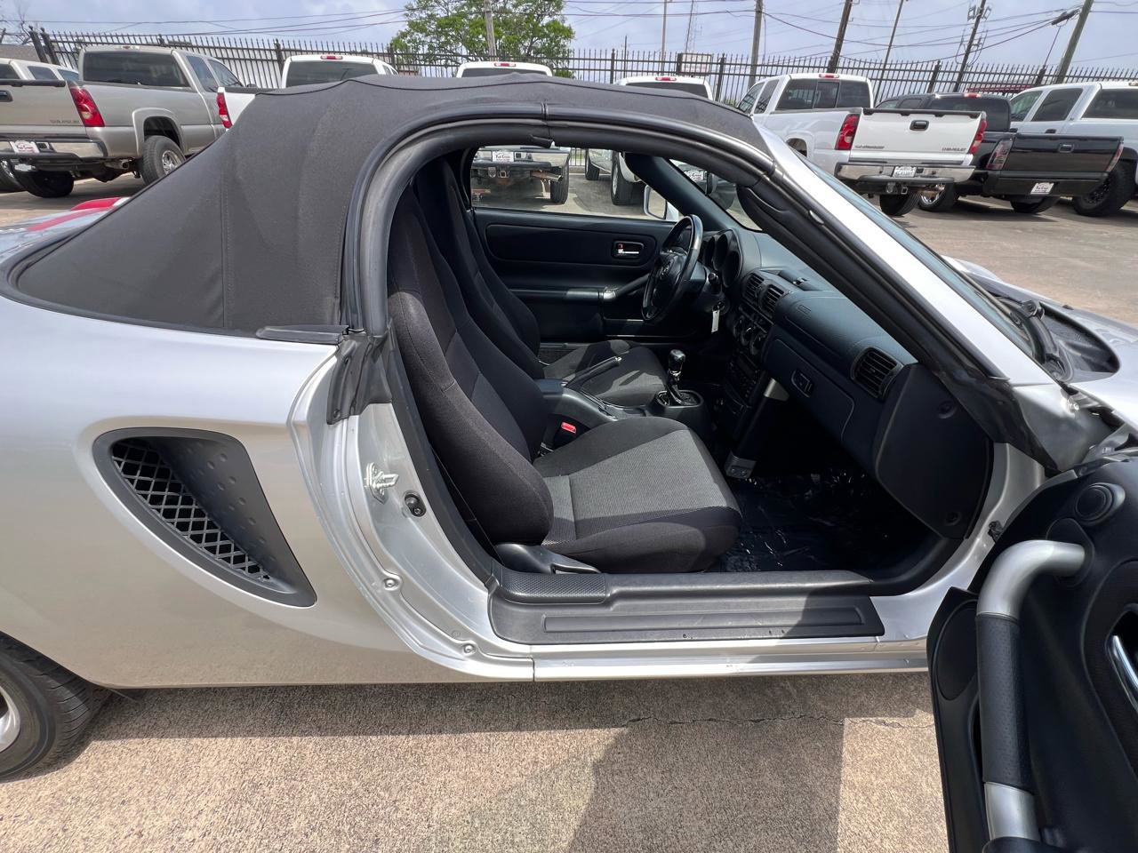 Used 2002 Toyota MR2 RWD image 35