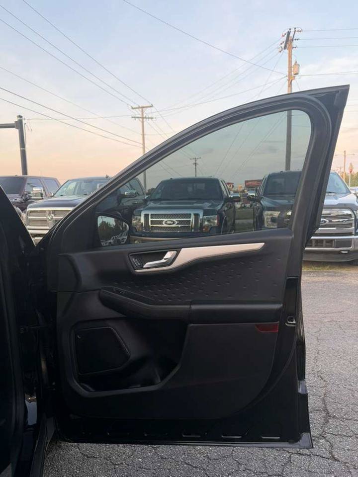 Used 2020 Ford Escape SEL AWD/4WD image 15
