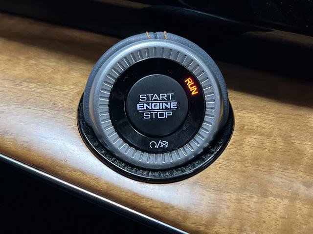 Used 2022 Jeep Grand Wagoneer Series II w/ Flexible Seating Group image 24