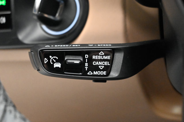 Used 2019 Porsche Cayenne Turbo w/ Premium Plus Package image 73