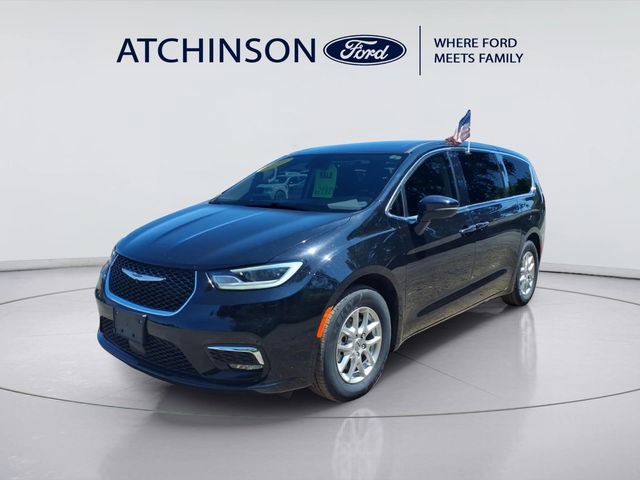 Used 2024 Chrysler Pacifica Touring-L