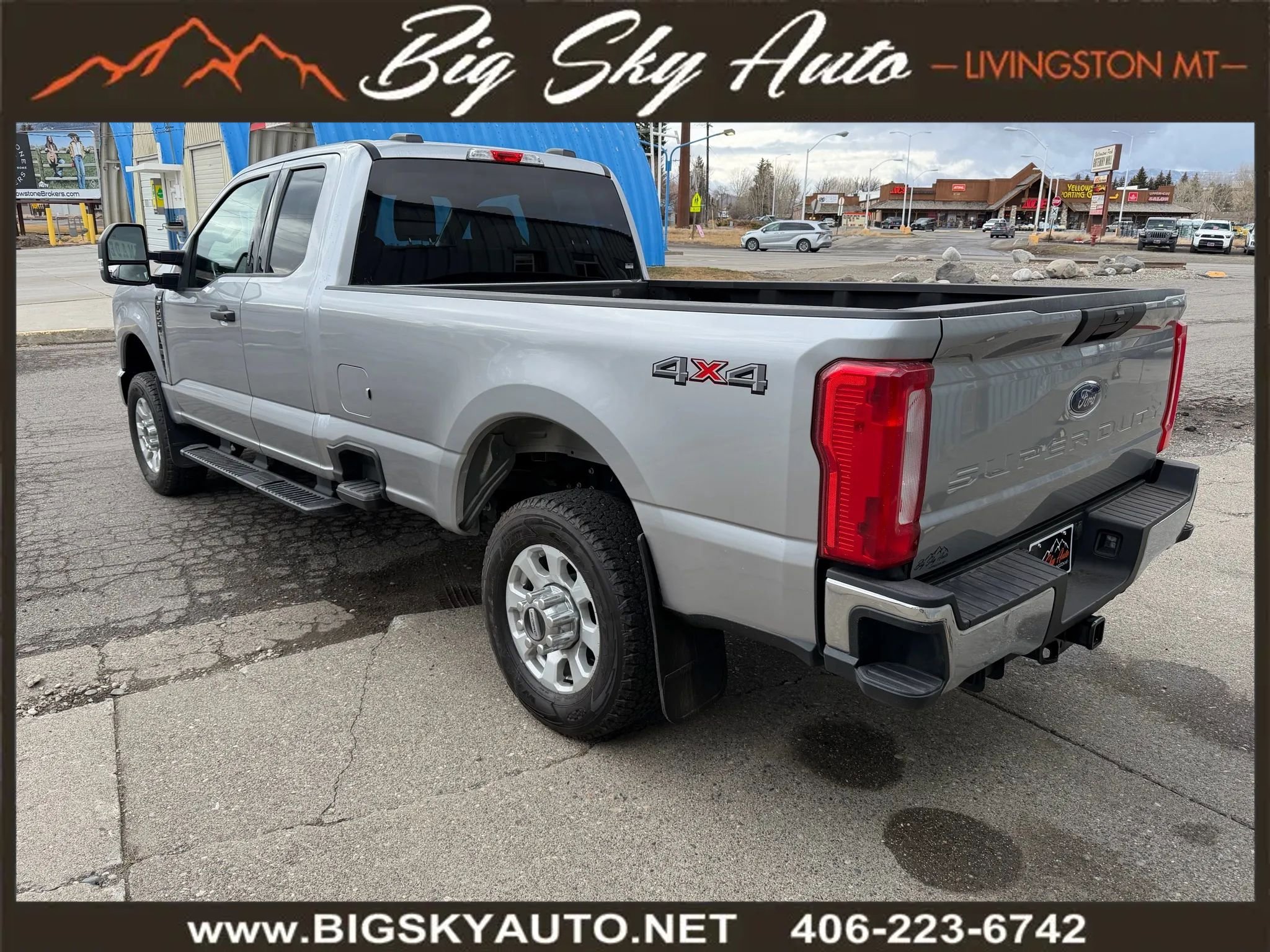 Used 2023 Ford F250 XLT w/ Camper Package image 5