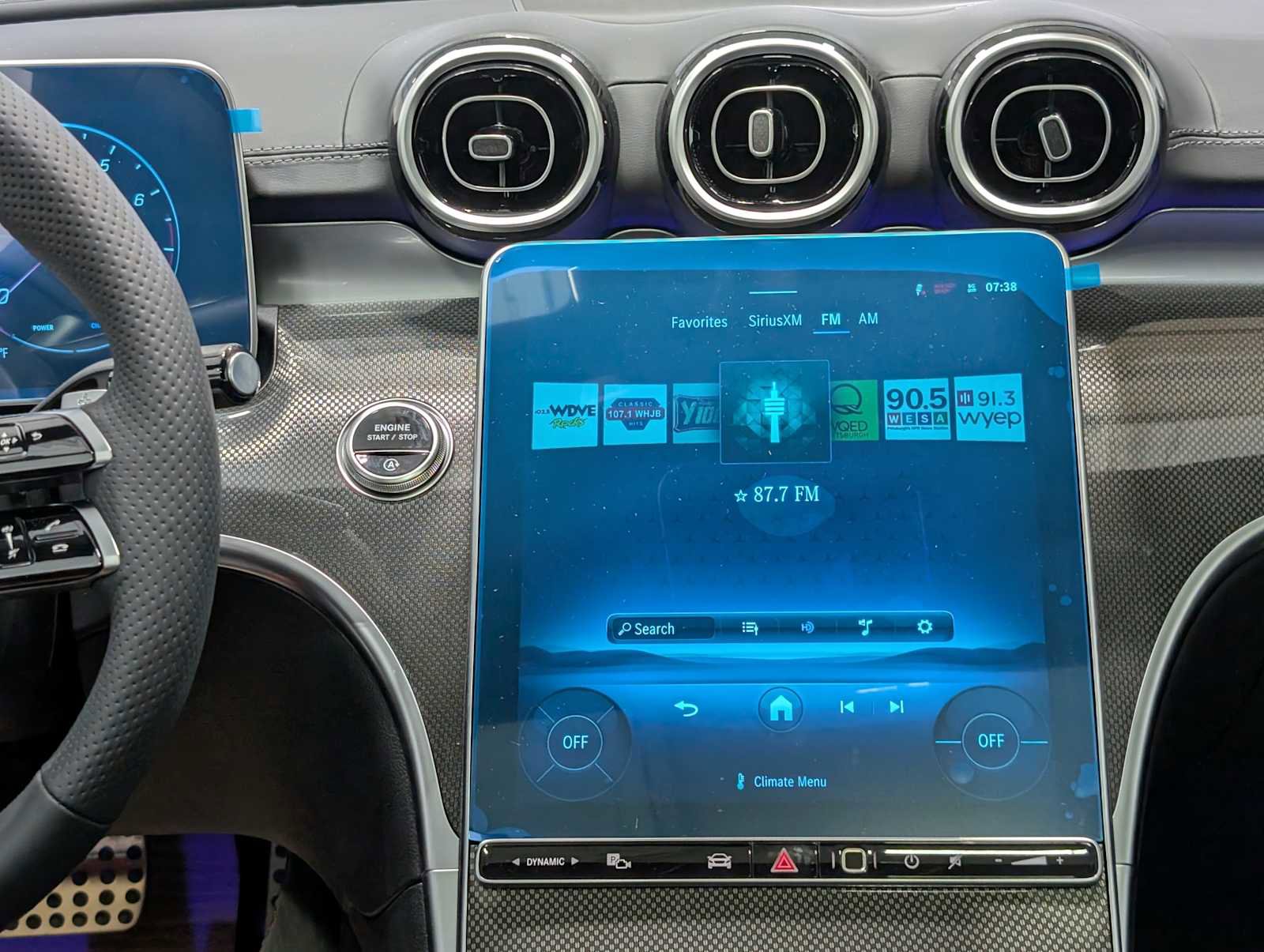 New 2025 Mercedes-Benz C 300 4MATIC Sedan image 17