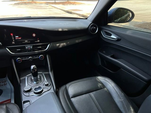 Used 2017 Alfa Romeo Giulia AWD image 26