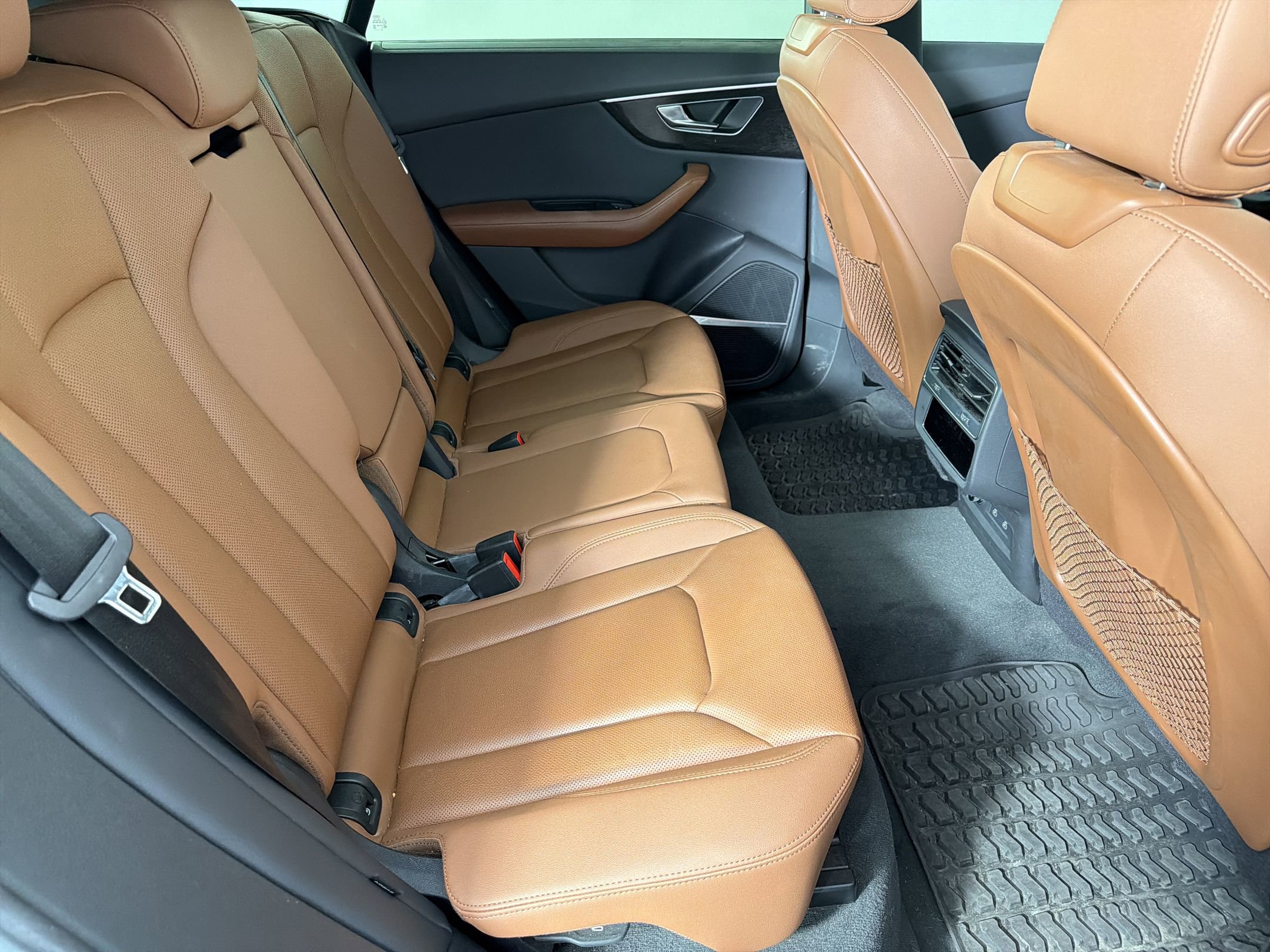 Used 2022 Audi Q8 Prestige image 29