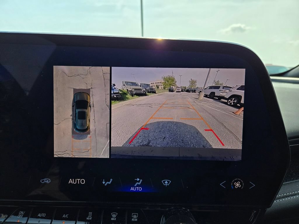 Used 2025 Chevrolet Blazer EV LT AWD/4WD image 21