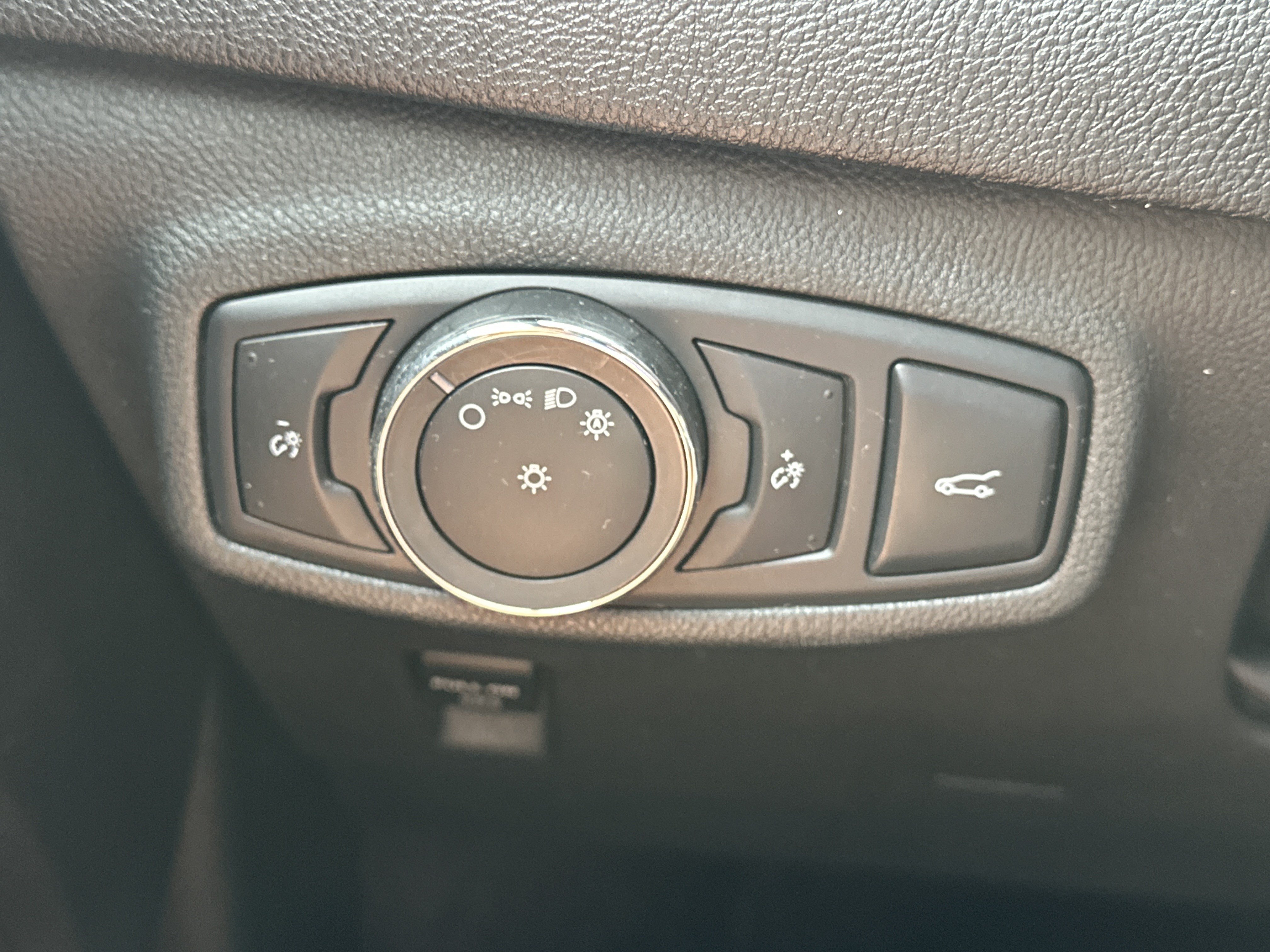 Used 2018 Lincoln MKC Reserve w/ Lincoln MKC Climate Package AWD/4WD image 29