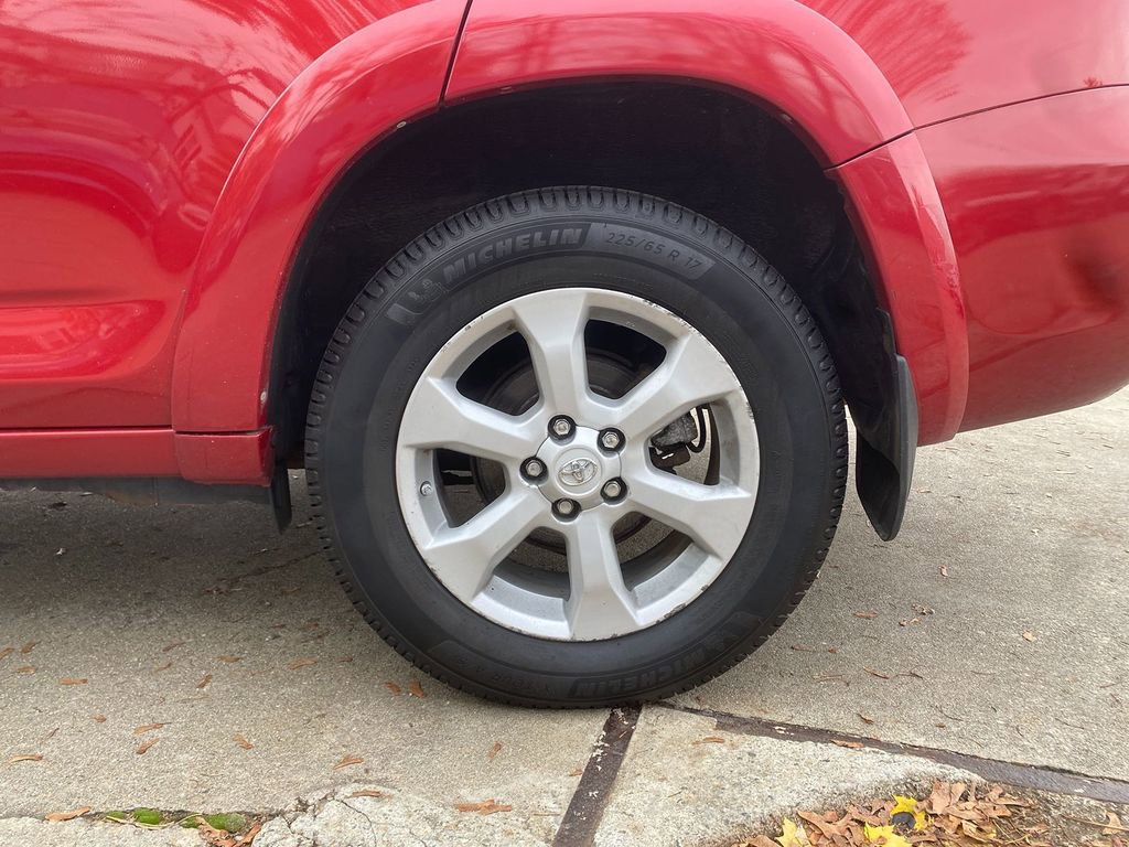 Used 2012 Toyota RAV4 Limited image 30