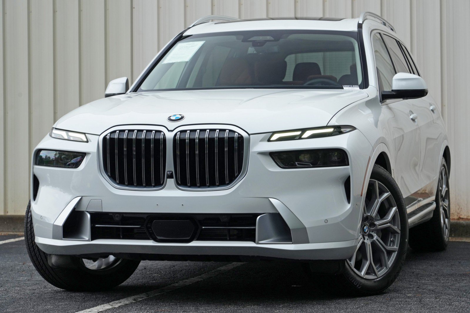 Used 2024 BMW X7 xDrive40i AWD/4WD image 3
