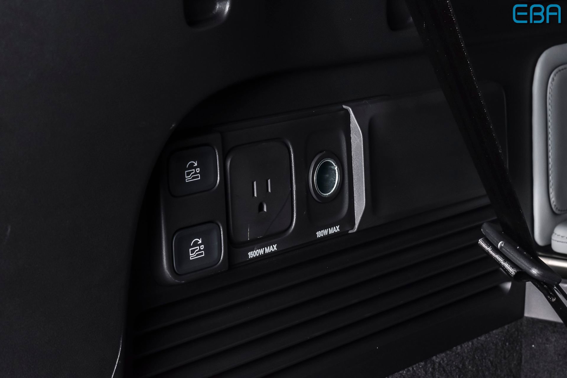 Used 2023 Rivian R1S Adventure AWD/4WD image 12