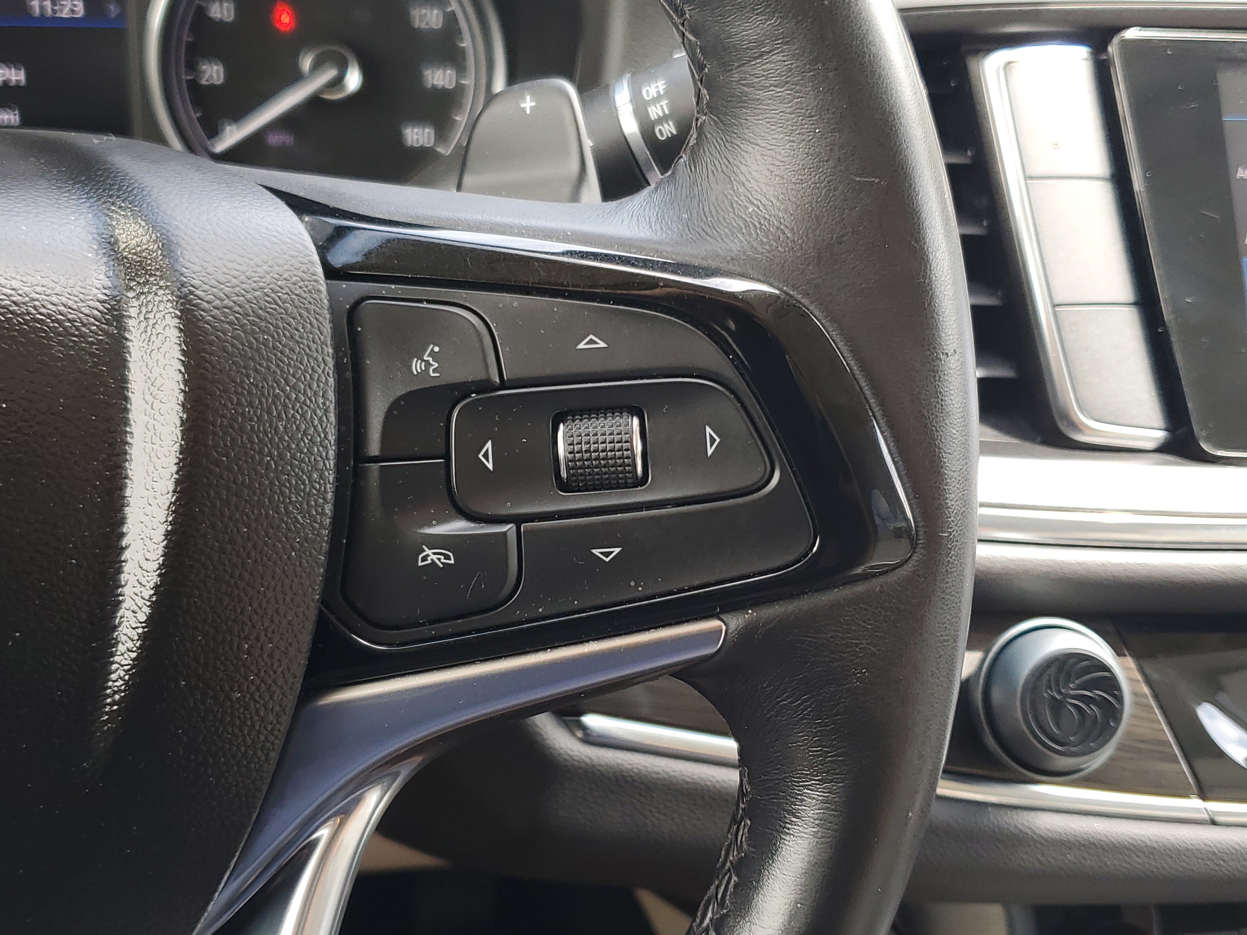 Certified 2024 Buick Enclave Essence w/ Technology Package FWD image 25