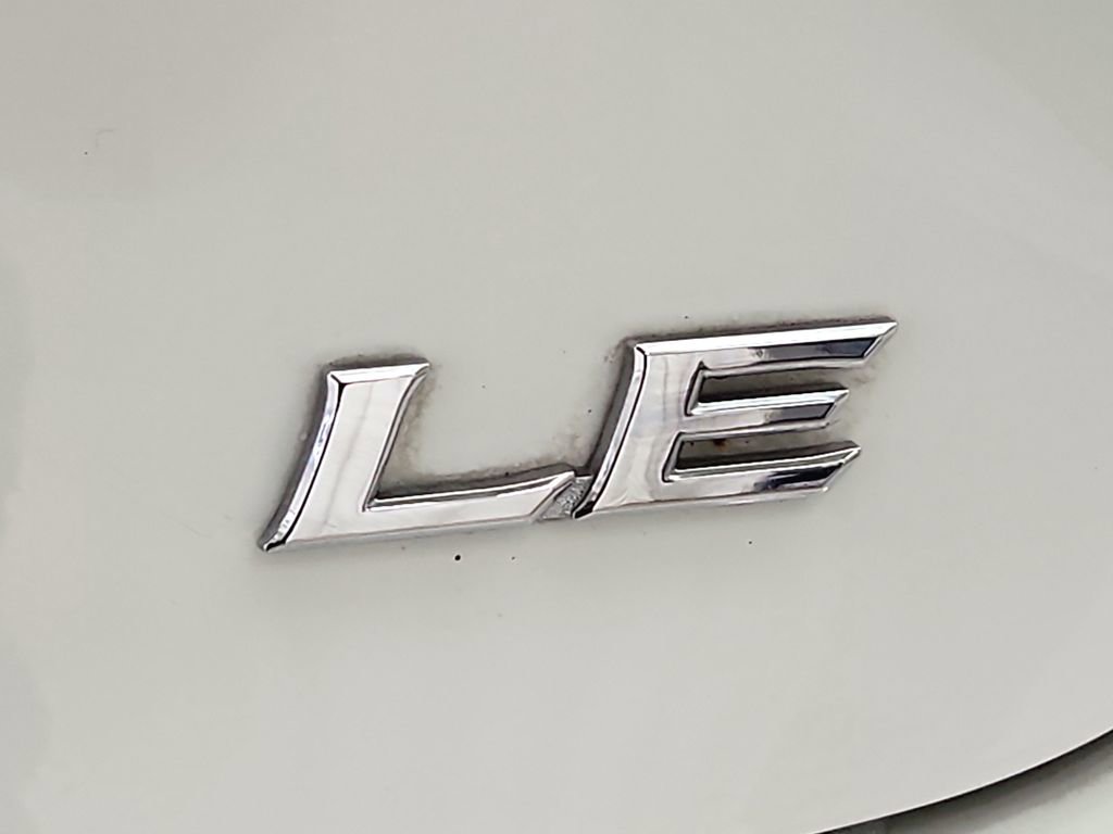 Used 2025 Toyota Camry LE w/ Convenience Package image 34