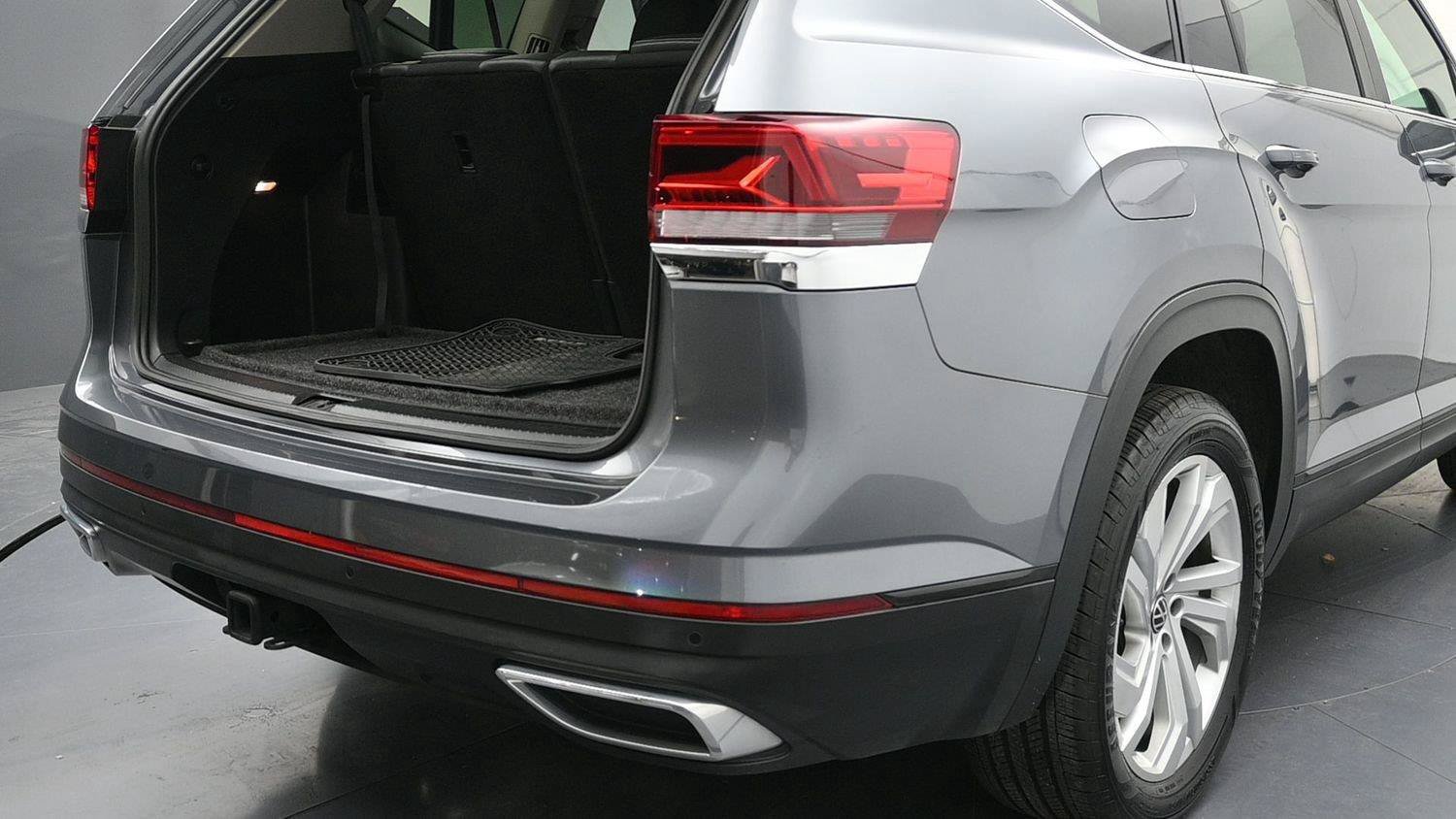 Certified 2023 Volkswagen Atlas SE w/ Panoramic Sunroof Package AWD/4WD image 12