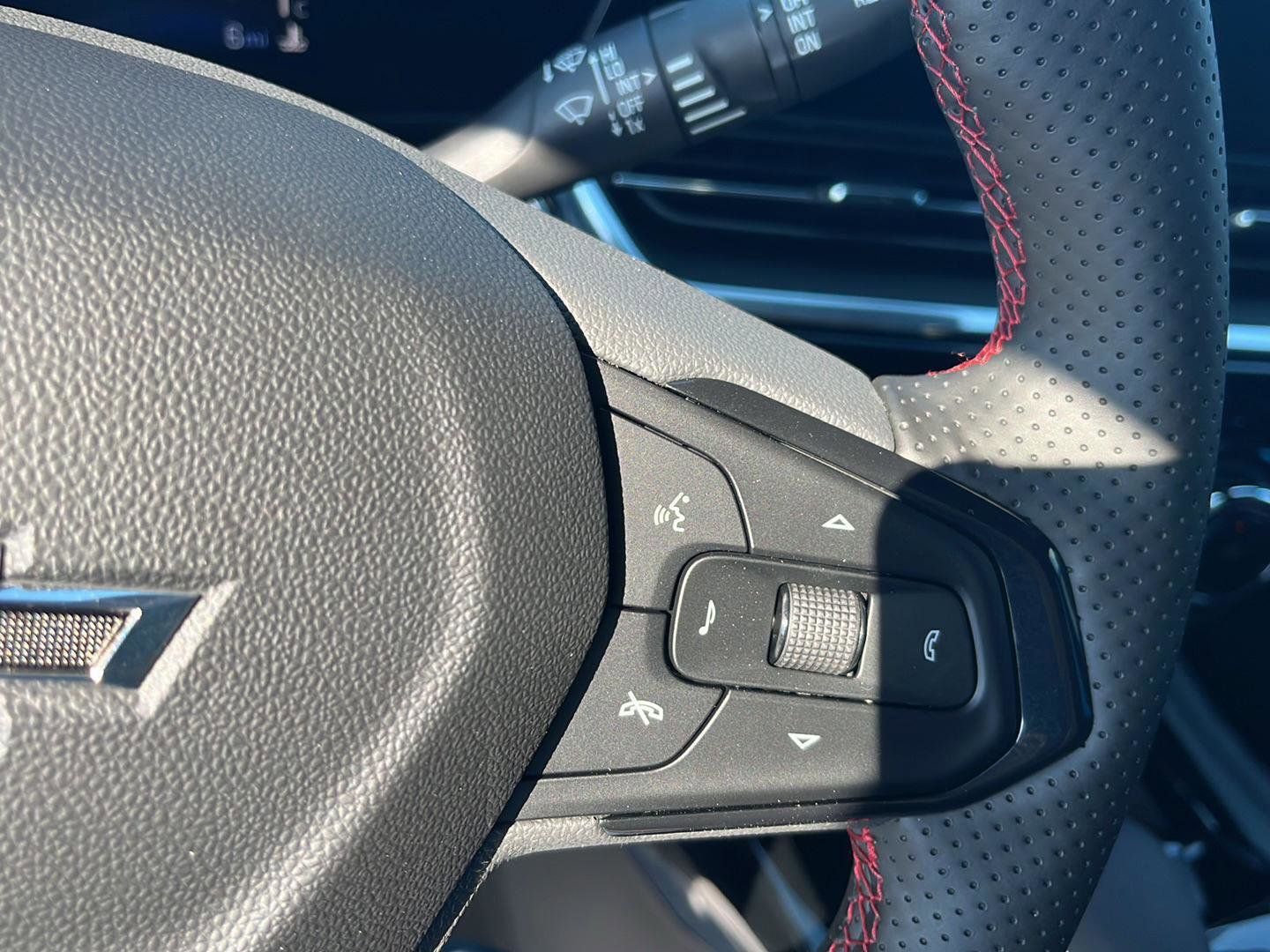 New 2026 Chevrolet Trax RS image 12