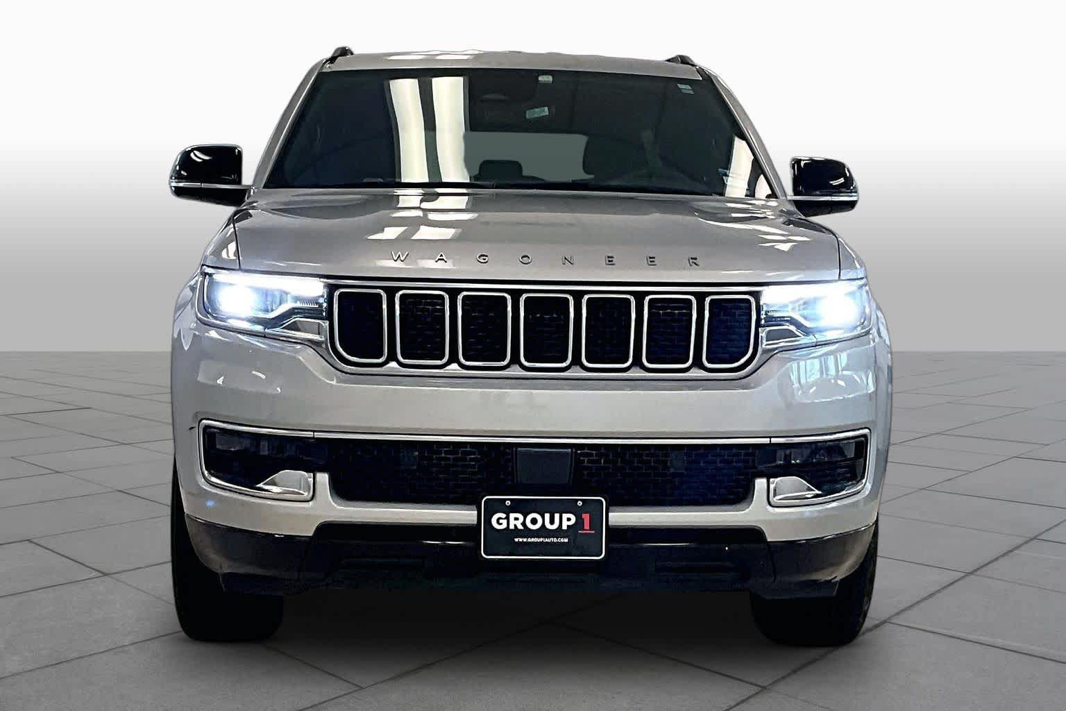 Used 2023 Jeep Wagoneer 2WD image 3