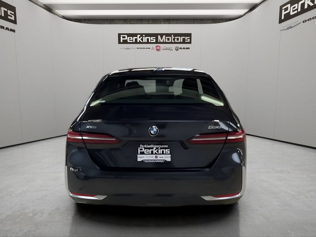 Used 2024 BMW 530i xDrive AWD/4WD image 4