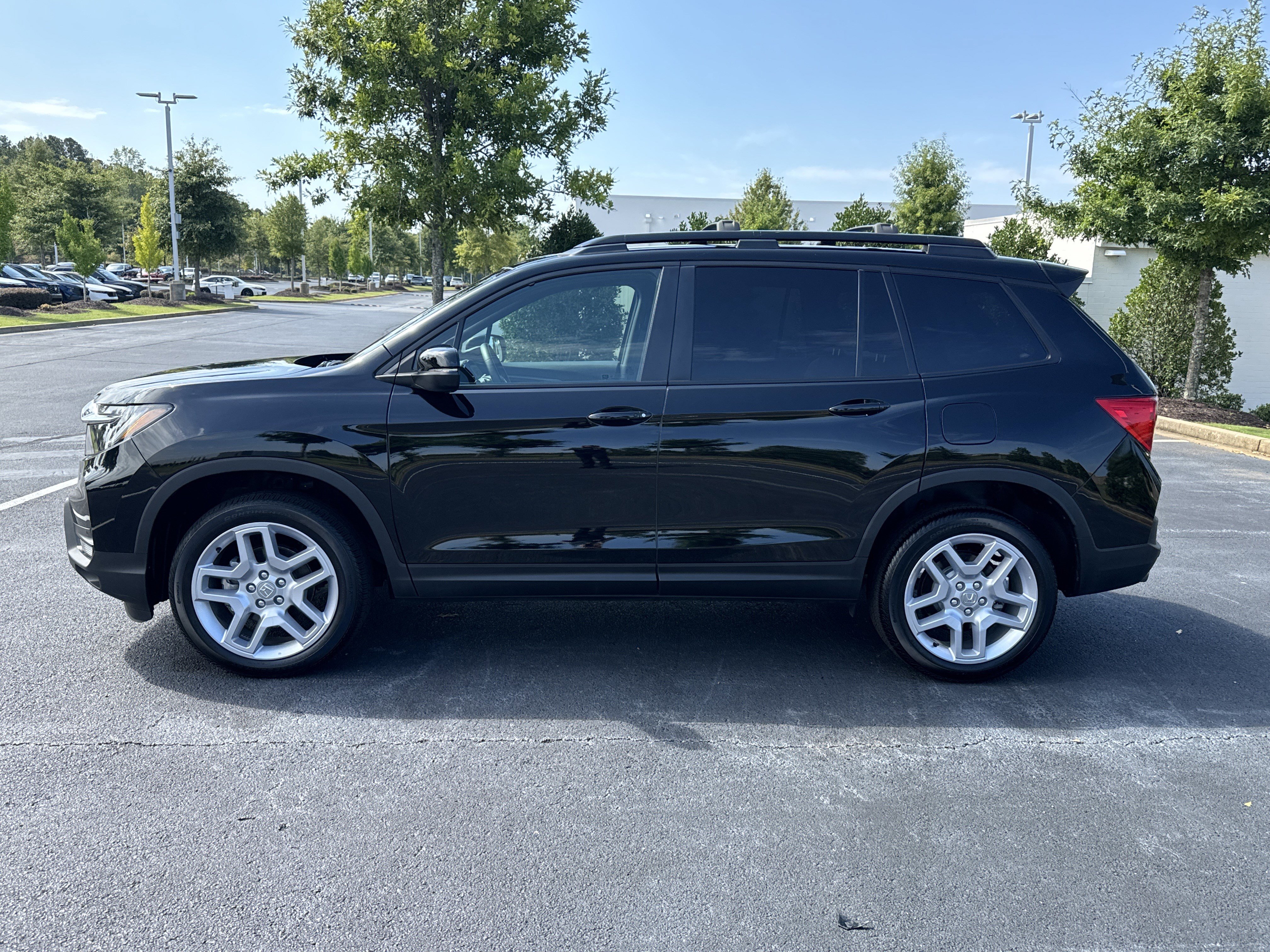 Used 2025 Honda Passport EX-L image 6