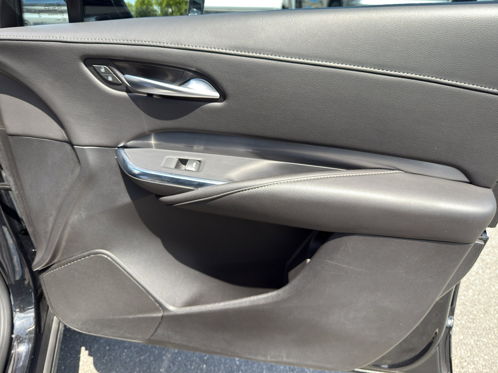 Used 2024 Cadillac XT4 Premium Luxury image 31