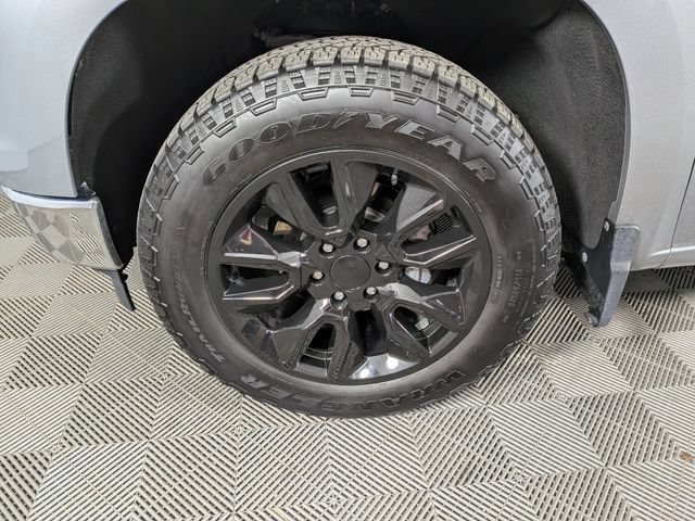 Used 2024 Chevrolet Silverado 1500 LT AWD/4WD image 33